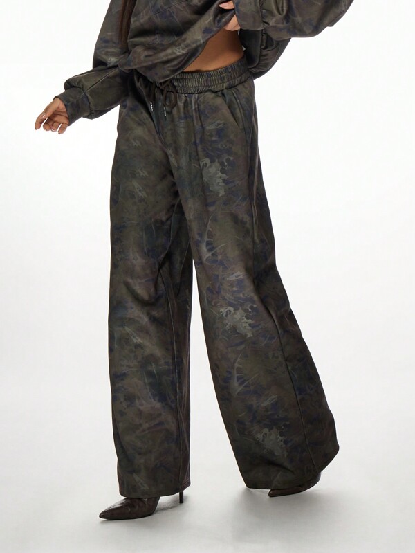 missguided MISSGUIDED Oversized Wide Leg Camouflage Print Sweatpants