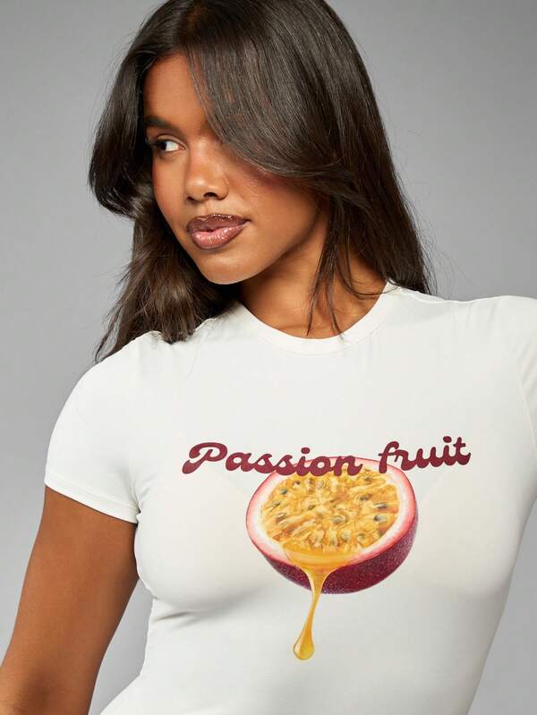 Missguided MISSGUIDED Passion Fruit Graphic Fitted Short Sleeve T-Shirt