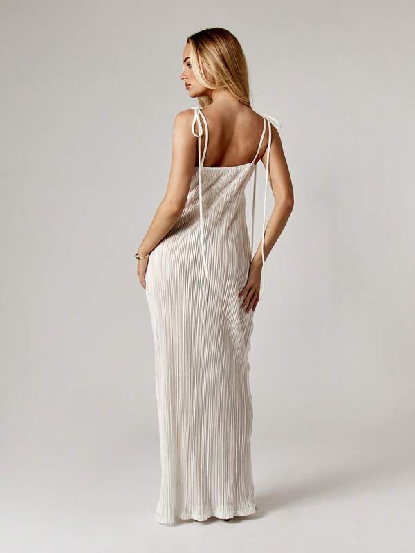 Missguided MISSGUIDED Pleated Maxi Dress With Cutout Detail And Tie Shoulders