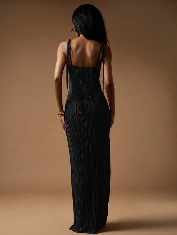 Missguided MISSGUIDED Pleated Maxi Dress With Sweetheart Neckline And Tie Straps