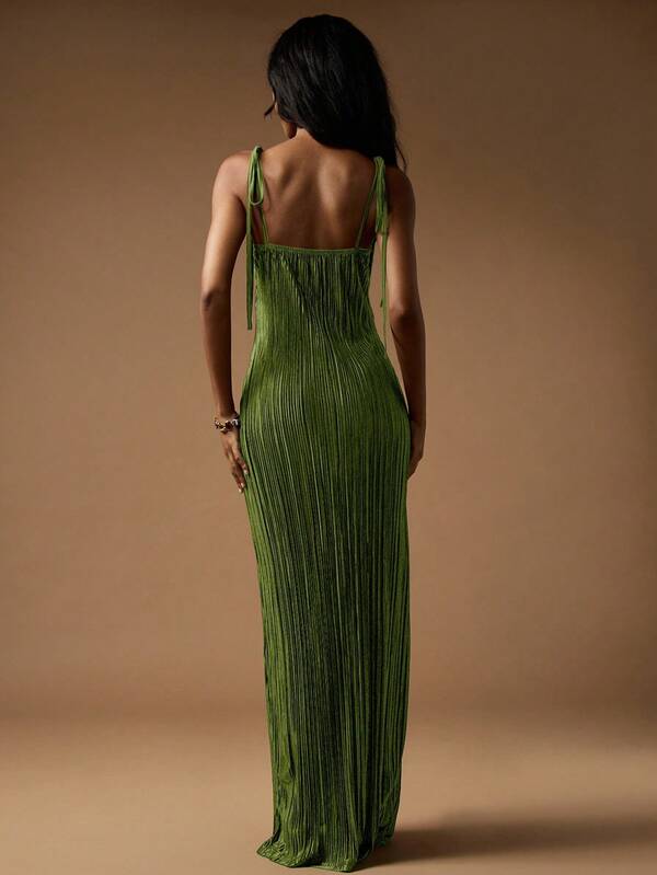 Missguided MISSGUIDED Plisse Pleated Bodycon Maxi Dress With Cut Out Detail