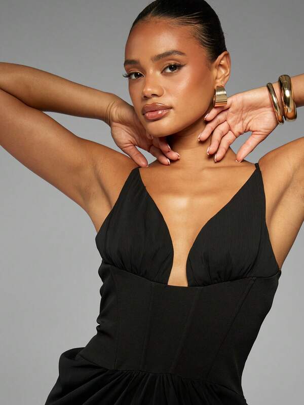Missguided MISSGUIDED Plunge Neck Corset Waist Maxi Dress With Slit