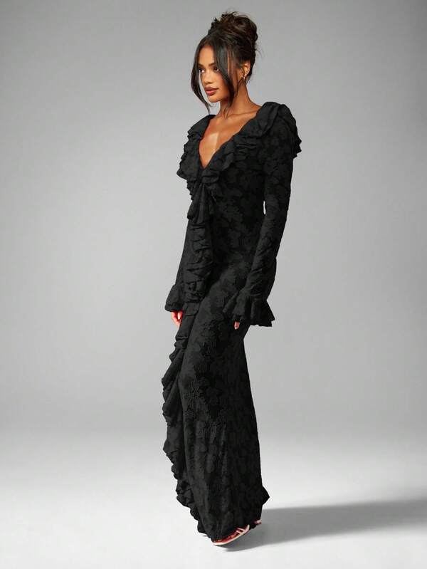 Missguided MISSGUIDED Plunge Neck Maxi Dress With Ruffle Details And Bell Sleeves