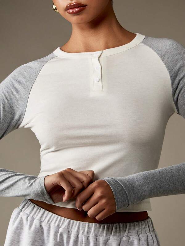 Missguided MISSGUIDED Raglan Sleeve Henley Crop Top With Slim Fit