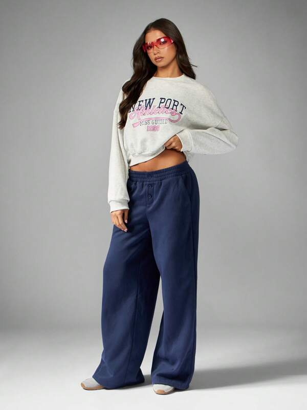 Missguided MISSGUIDED Retro College Crop Sweatshirt With Varsity Text Print