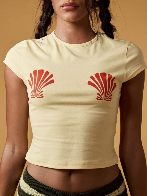 missguided MISSGUIDED Retro Shell Print Crop Top Tee