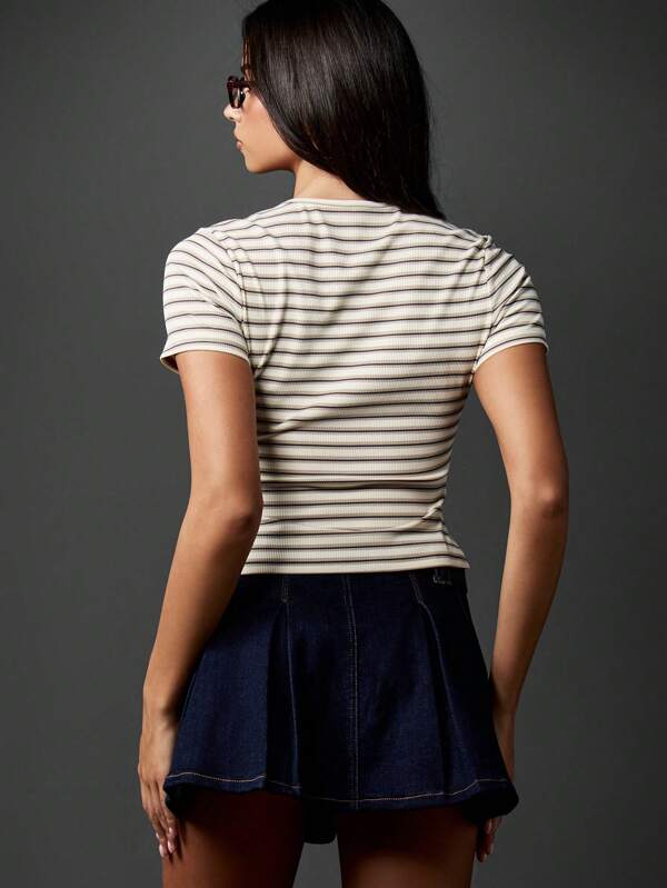 Missguided MISSGUIDED Ribbed Button Through Short Sleeve Form Fitting Basic Tee
