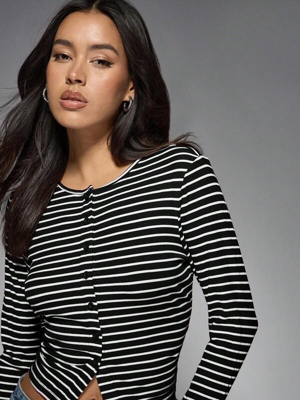 Missguided MISSGUIDED Ribbed Knit Striped Button Front Crop Top