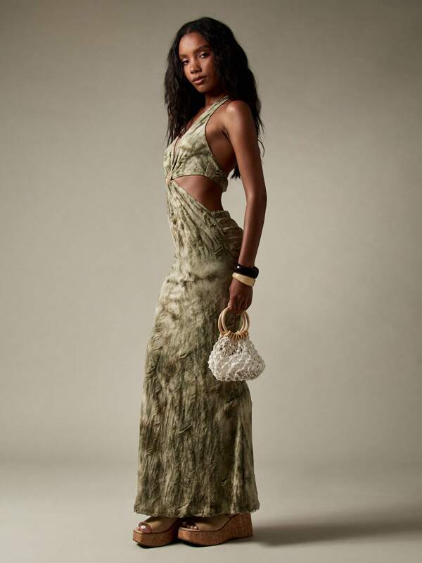 Missguided MISSGUIDED Ring Hardware Detail Halter Cut Out Maxi Dress