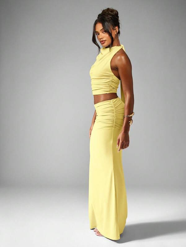 Missguided MISSGUIDED Ruched Halter Top With Floor Length Maxi Skirt