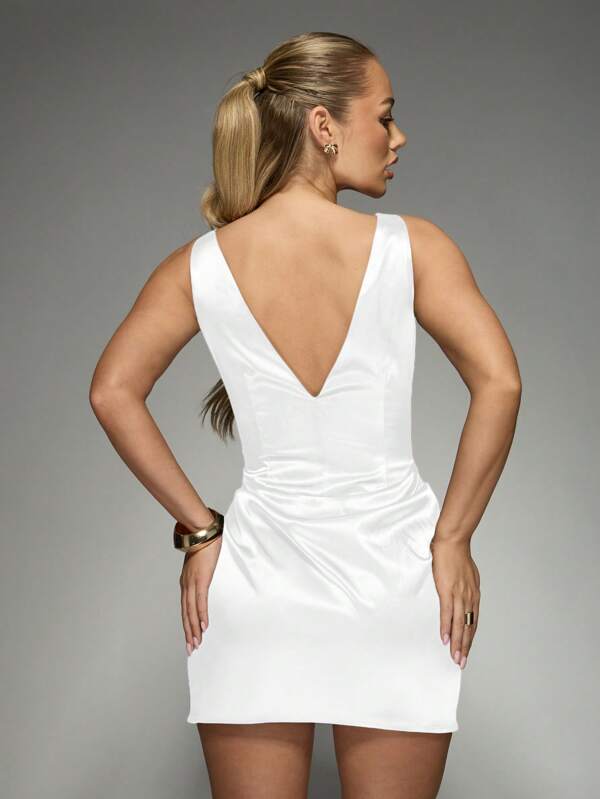 Missguided MISSGUIDED Satin Effect Plunge Neck Bodycon Mini Dress