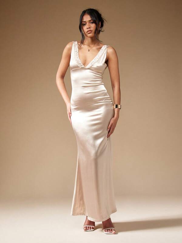 Missguided MISSGUIDED Satin Gathered Bust Sleeveless Fishtail Maxi Dress