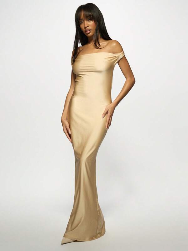missguided MISSGUIDED Satin Off-Shoulder Mermaid Maxi Dress
