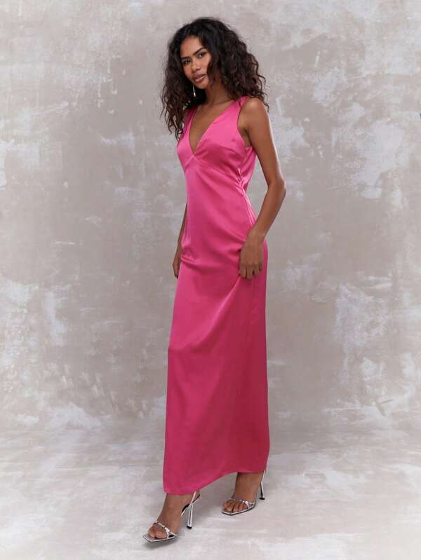 missguided MISSGUIDED Satin Plunge Neck Sleeveless Maxi Dress
