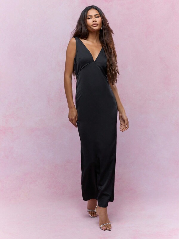 missguided MISSGUIDED Satin Plunge Neck Sleeveless Maxi Dress