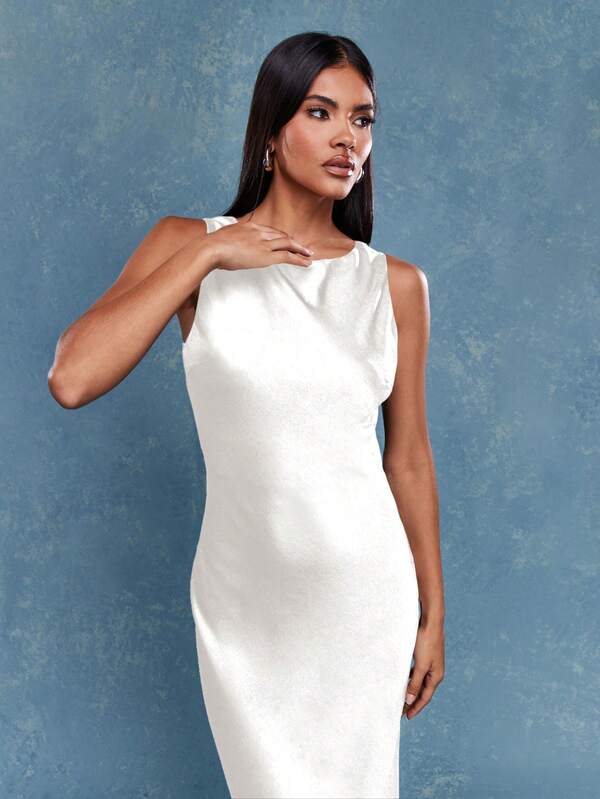 Missguided MISSGUIDED Satin Scoop Neck Sleeveless Maxi Dress