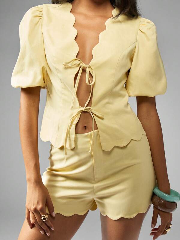 Missguided MISSGUIDED Scalloped Edge Puff Sleeve Blouse With Tie Front Detail