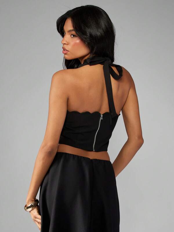 Missguided MISSGUIDED Scalloped Halter Neck Crop Top With Bow Detail