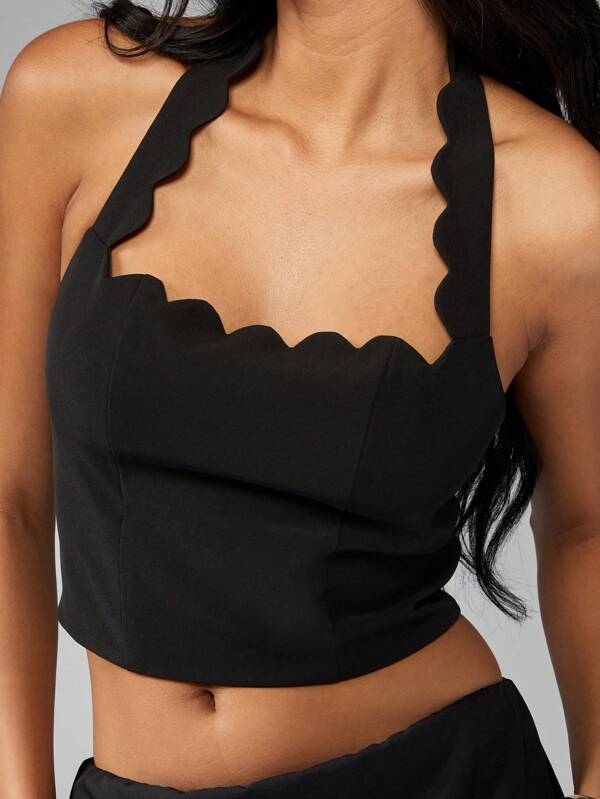 missguided MISSGUIDED Scalloped Halter Neck Crop Top With Bow Detail