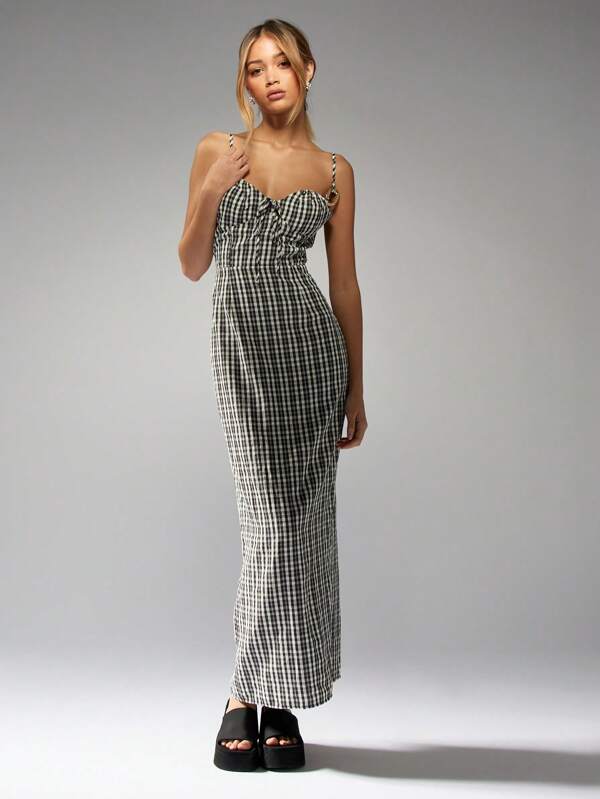 missguided MISSGUIDED Seersucker Gingham Check Maxi Dress With Smocked Bodice