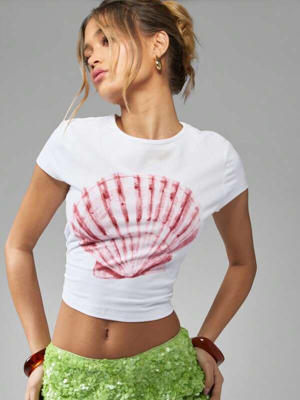 Missguided MISSGUIDED Shell Print Graphic Cotton Baby Tee Crop Top
