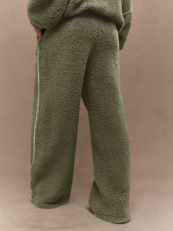 Missguided MISSGUIDED Sherpa Fleece Wide Leg Sweatpants With Piping Detail