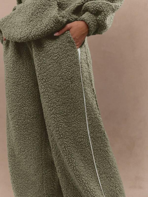 Missguided MISSGUIDED Sherpa Fleece Wide Leg Sweatpants With Piping Detail