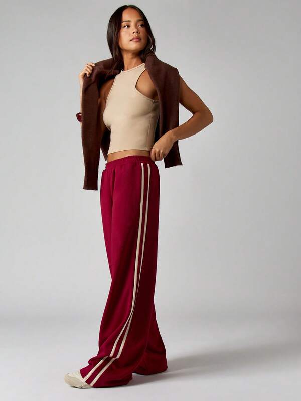 missguided MISSGUIDED Side Stripe Sweatpants With Elastic Waistband