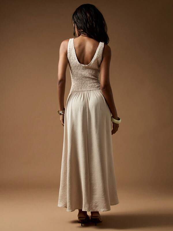 Missguided MISSGUIDED Smocked Bodice Maxi Dress With Empire Waist And V Back