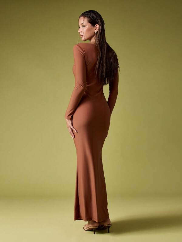 Missguided MISSGUIDED Square Neck Bodycon Maxi Dress With Long Sleeves