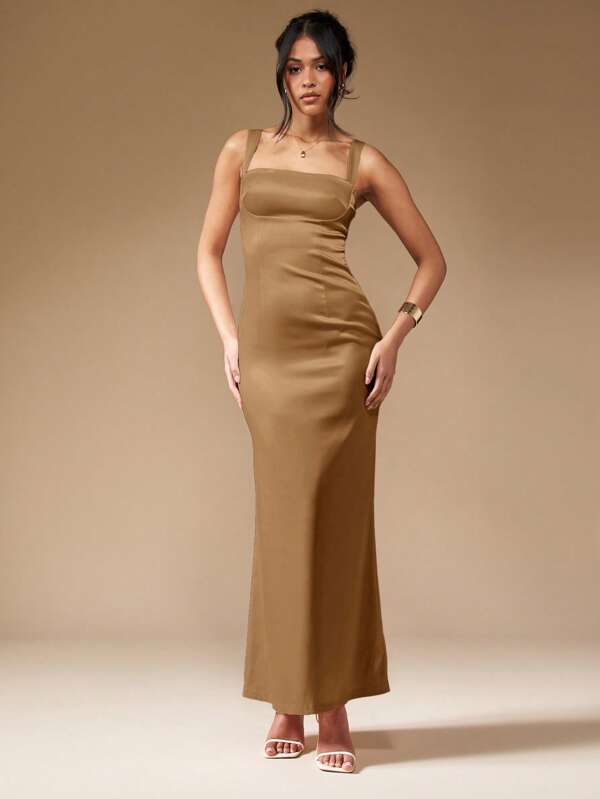 missguided MISSGUIDED Square Neck Sleeveless Fitted Mermaid Satin Maxi Dress