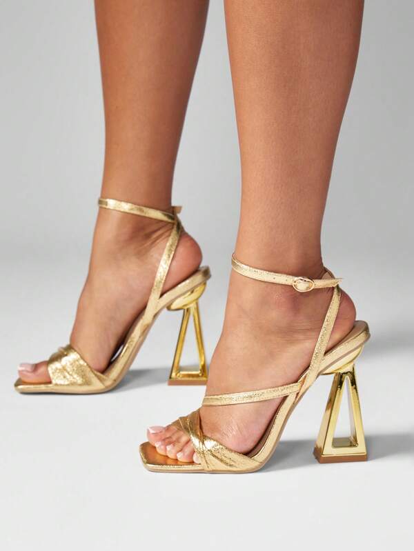 Missguided MISSGUIDED Square Toe Sandals With Triangle Block Heel