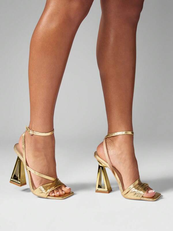 Missguided MISSGUIDED Square Toe Sandals With Triangle Block Heel