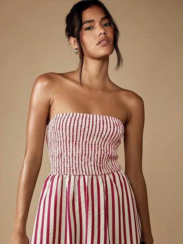 Missguided MISSGUIDED Strapless Smocked Midi Dress With Vertical Stripes And Pleated Skirt