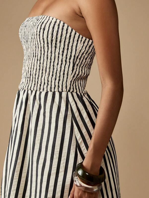 Missguided MISSGUIDED Strapless Striped Midi Dress With Smocked Bodice And Flared Skirt