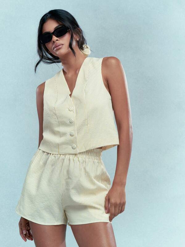missguided MISSGUIDED Street Textured Ribbed Buttoned Vest Top And Shorts Co-Ord With Scrunchie