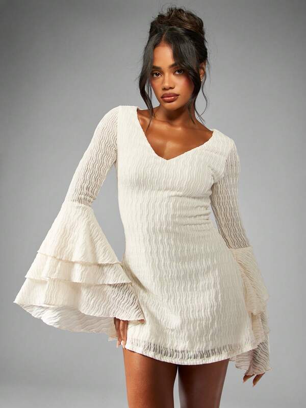Missguided MISSGUIDED Stretch Lace Mini Dress With Bell Sleeve And V-Neck