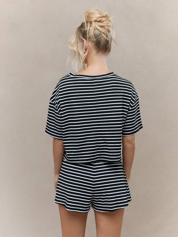 Missguided MISSGUIDED Striped Print Drop Shoulder T-Shirt And Shorts Co-Ord Set