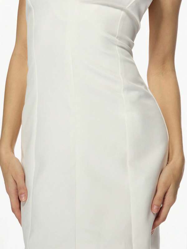 Missguided MISSGUIDED Tailored Halter Plunge V-Neck Fitted Sleeveless Mini Dress
