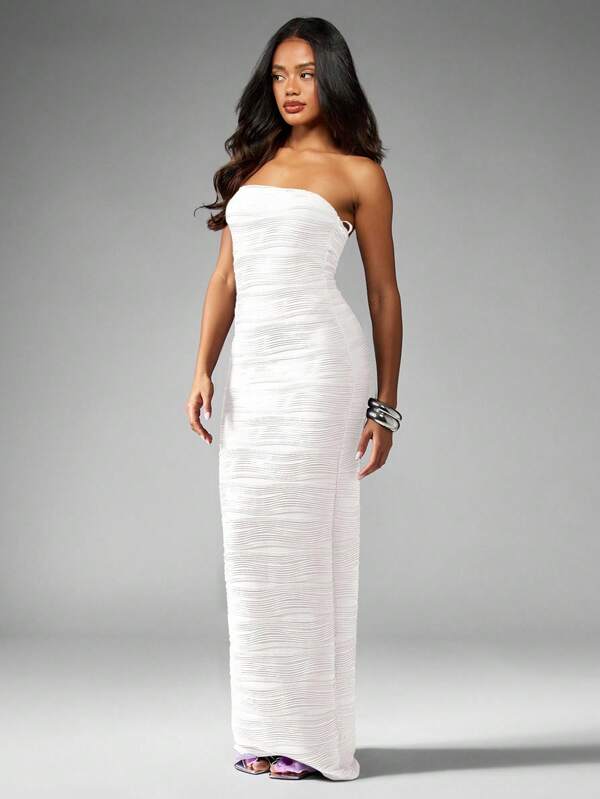 Missguided MISSGUIDED Textured Bandeau Strapless Maxi Dress With Ruched Design
