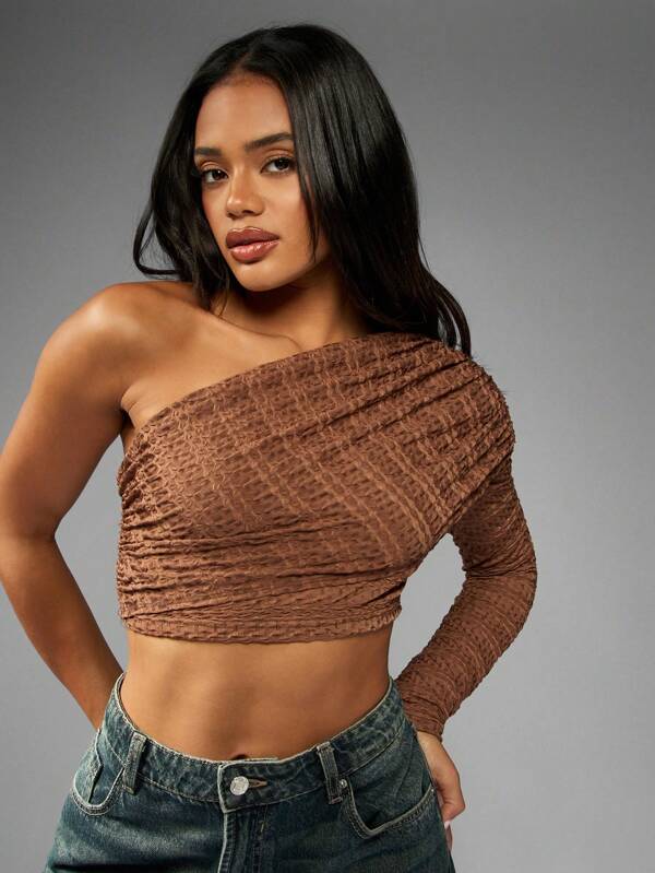 missguided MISSGUIDED Textured One Shoulder Ruched Crop Top With Long Sleeve