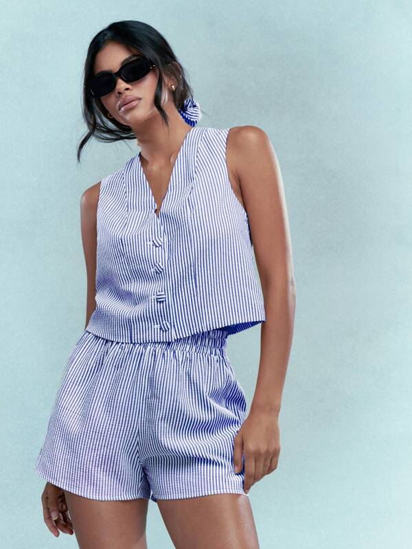 missguided MISSGUIDED Textured Ribbed Buttoned Vest Top And Shorts Co-Ord With Scrunchie