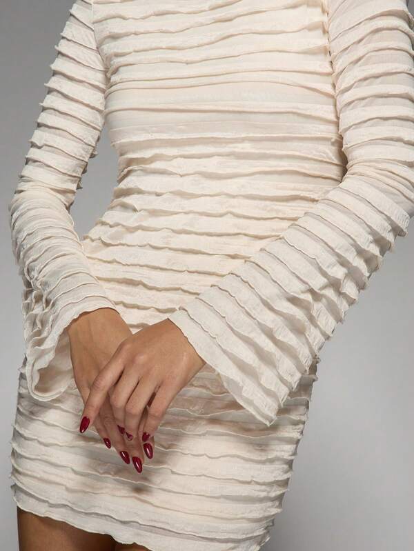 Missguided MISSGUIDED Textured Ruched Bodycon Mini Dress Long Sleeve Boat Neck Form Fitting Elegant