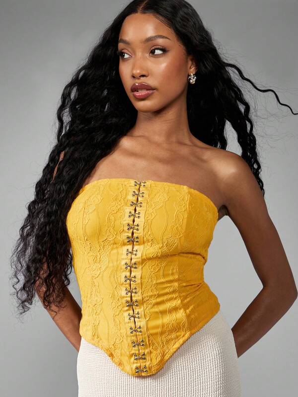 Missguided MISSGUIDED Trending Vintage-Inspired Corset Top With Hook And Eye Details