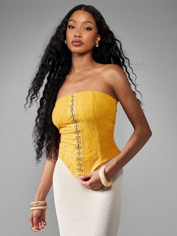 missguided MISSGUIDED Trending Vintage-Inspired Corset Top With Hook And Eye Details
