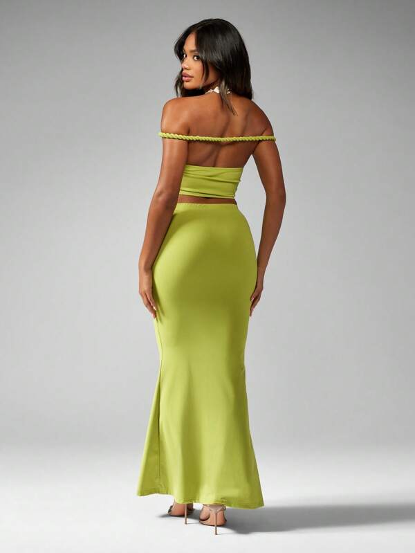 Missguided MISSGUIDED Twist Detail Off-Shoulder Crop Top Maxi Skirt Set