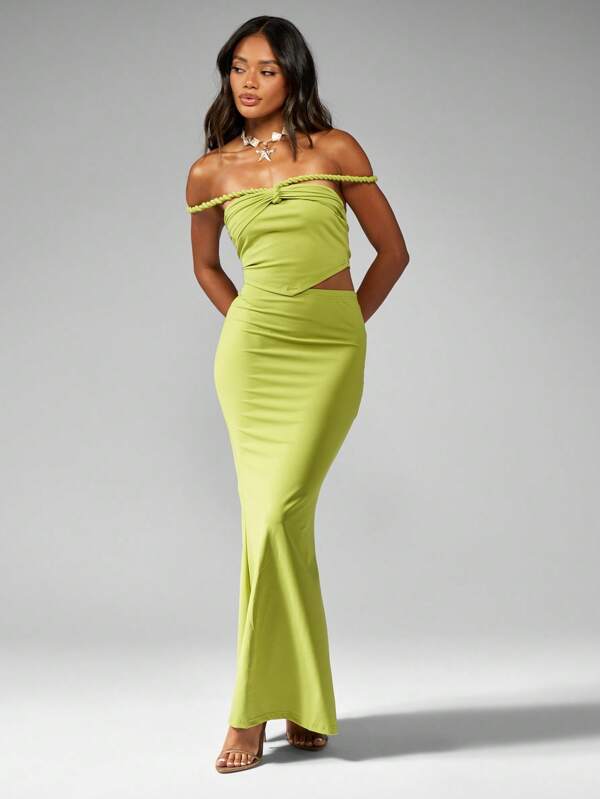 missguided MISSGUIDED Twist Detail Off-Shoulder Crop Top Maxi Skirt Set