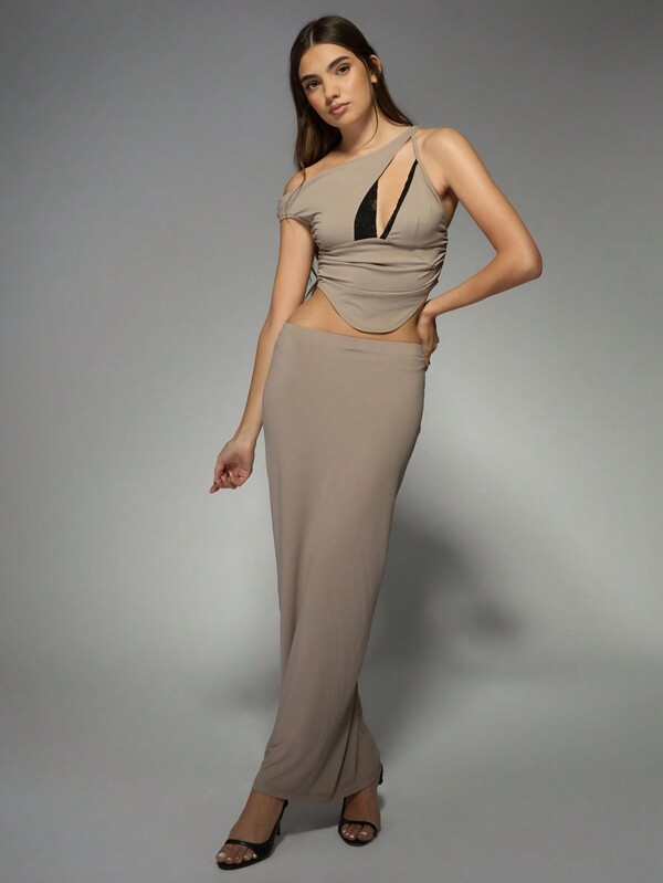 missguided MISSGUIDED Two-Piece Elegant Asymmetric One Shoulder Crop Top Maxi Skirt Set