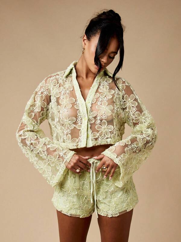 Missguided MISSGUIDED Two Piece Set Featuring Floral Lace Butterfly Sleeves And Mini Shorts