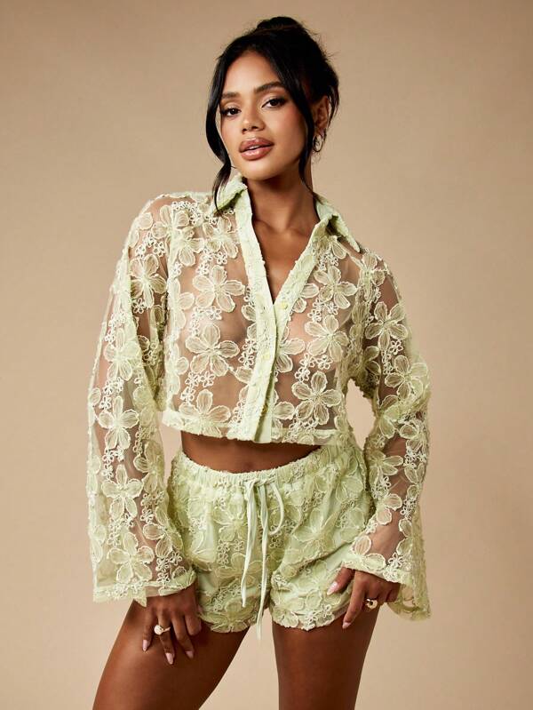missguided MISSGUIDED Two Piece Set Featuring Floral Lace Butterfly Sleeves And Mini Shorts